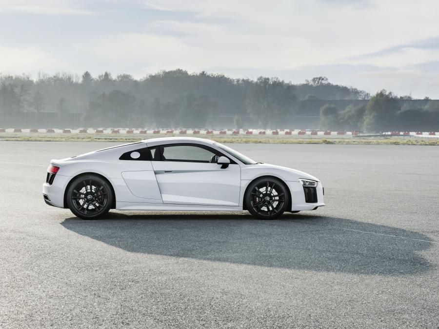  Audi R8 V10 RWS 2017 года  (WW) (фото 21 из 81)